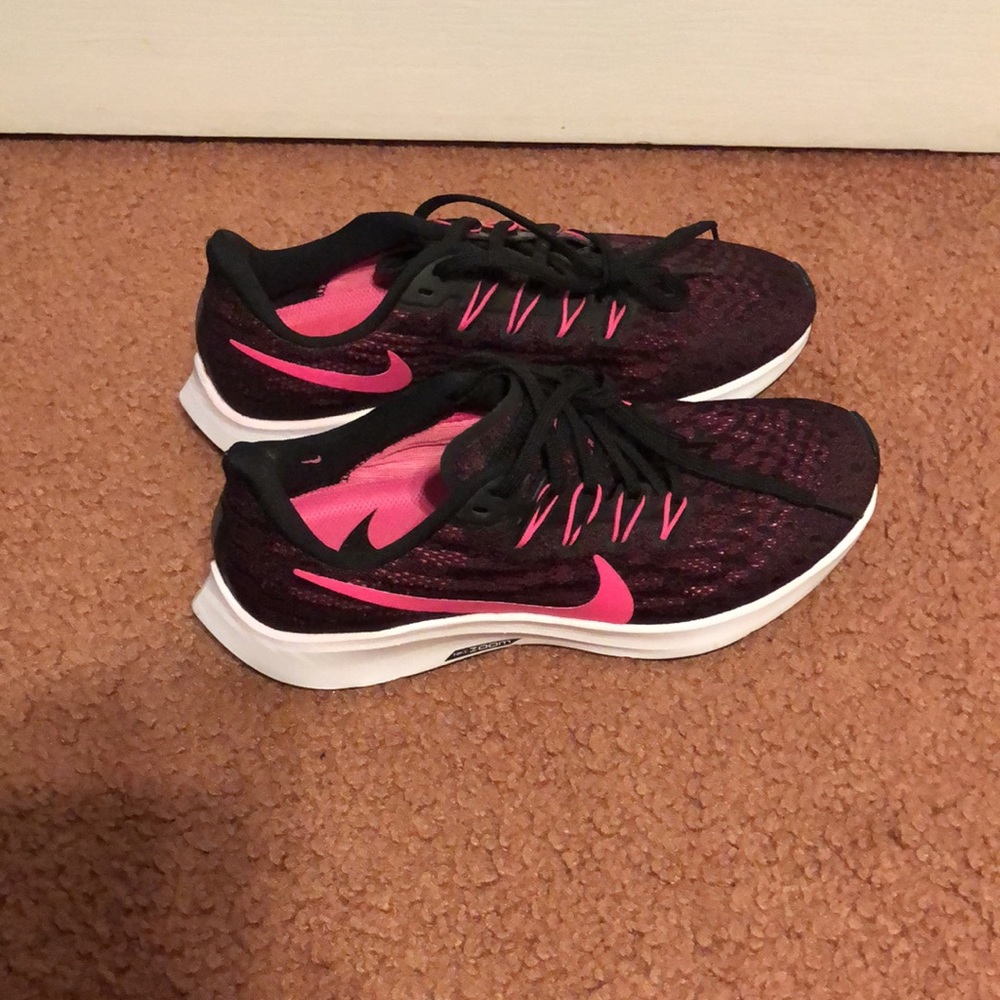 Gorgeous🥳HP🥳Nike Air Zoom Pegasus Sneakers - Picture 3 of 11